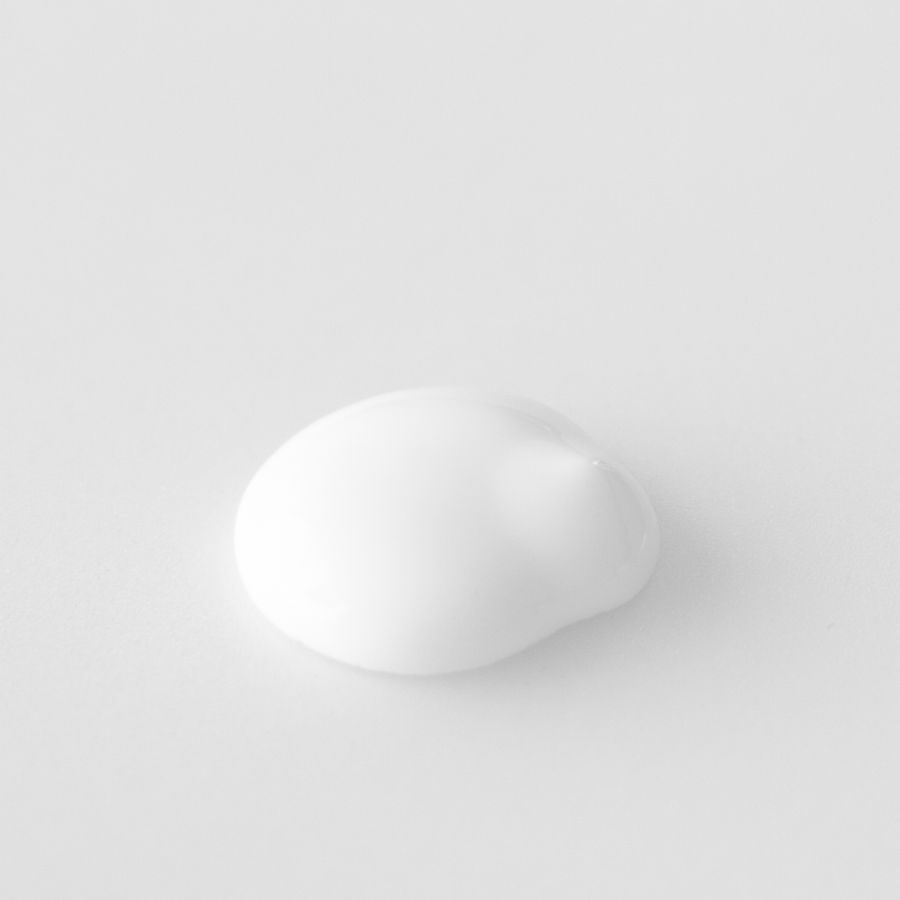 ノックスモイストクリームのテクスチャーの写真